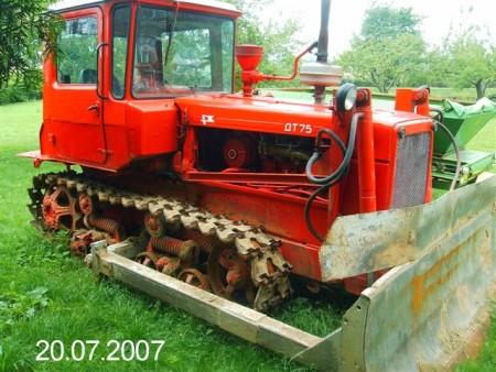 Spycharka gąsienicowa DT 75 - rok 1990